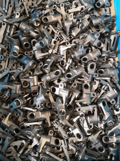 Systèmes de déverrouillage pour ressorts à gaz verrouillables